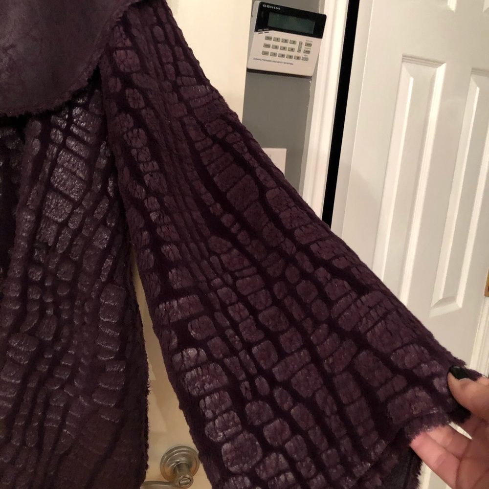Faux shearling jacket - Picture 7 of 8